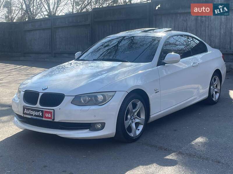 Купе BMW 3 Series 2010 в 