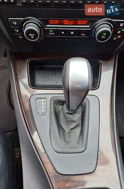 Седан BMW 3 Series 2011 в 