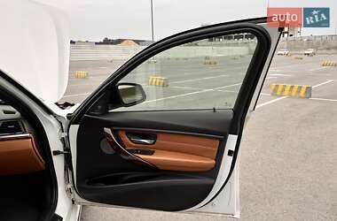 Седан BMW 3 Series 2013 в Львові