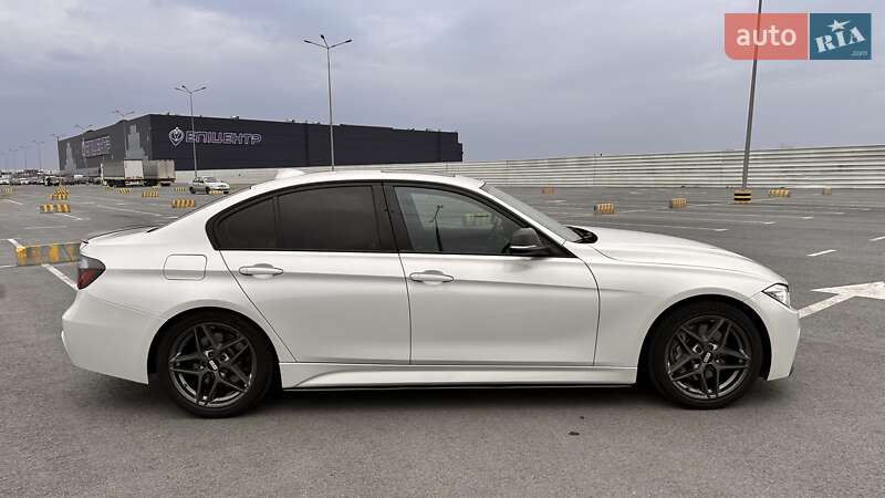 Седан BMW 3 Series 2013 в Львове