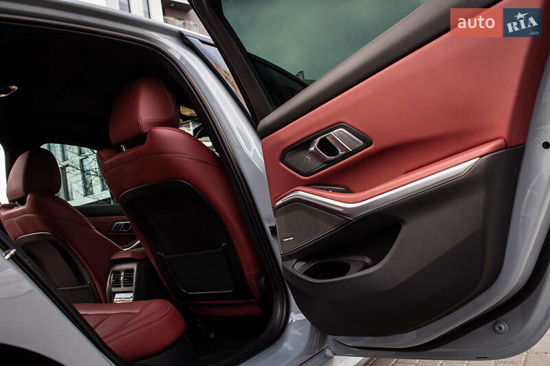 Седан BMW 3 Series 2022 в Львове