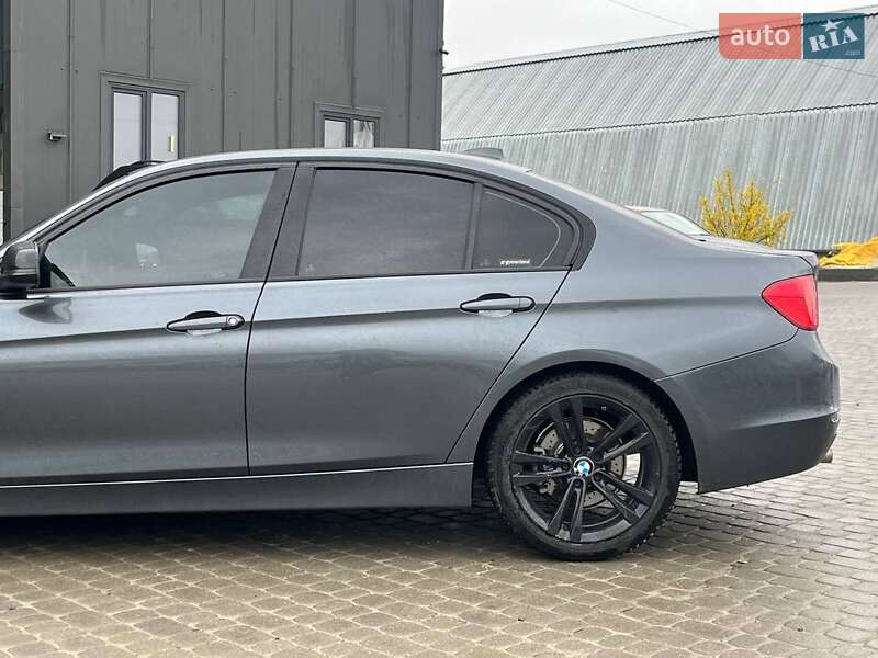 Седан BMW 3 Series 2012 в Львові