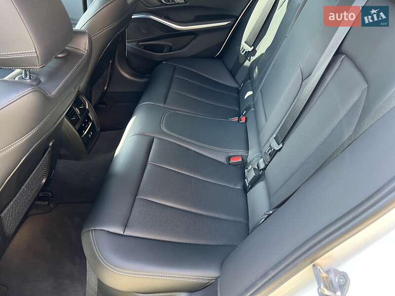 Седан BMW 3 Series 2022 в Києві