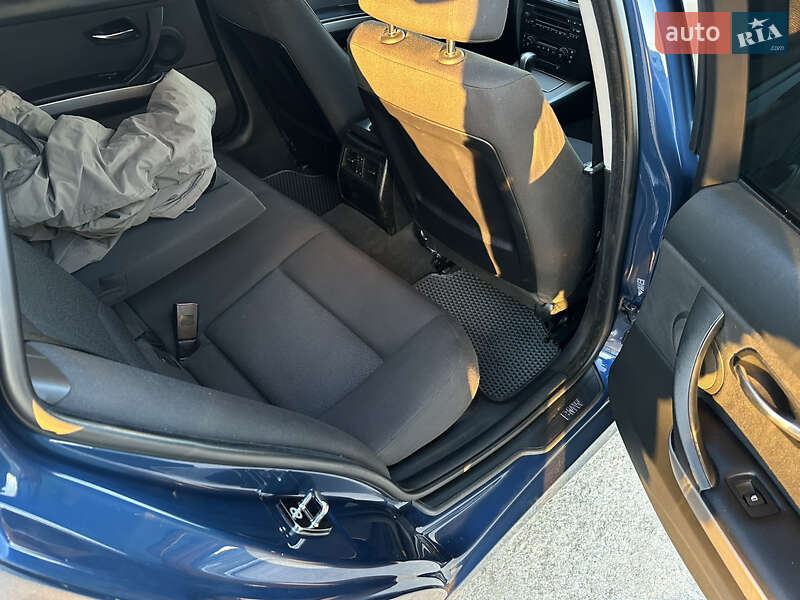 Универсал BMW 3 Series 2006 в Коростене