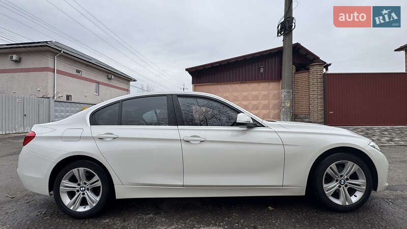 Седан BMW 3 Series 2017 в Киеве