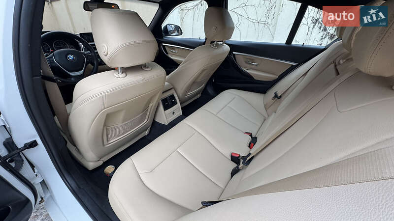 Седан BMW 3 Series 2017 в Киеве