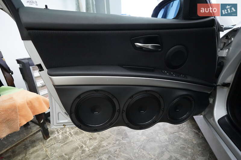 Седан BMW 3 Series 2009 в Херсоне