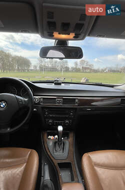 Седан BMW 3 Series 2011 в 