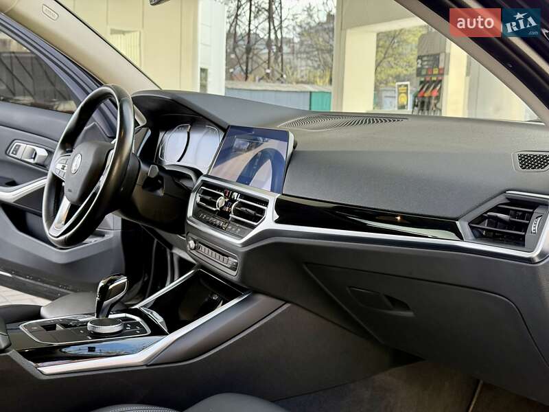 Седан BMW 3 Series 2022 в Дніпрі