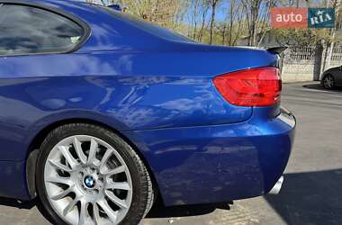 Купе BMW 3 Series 2011 в 