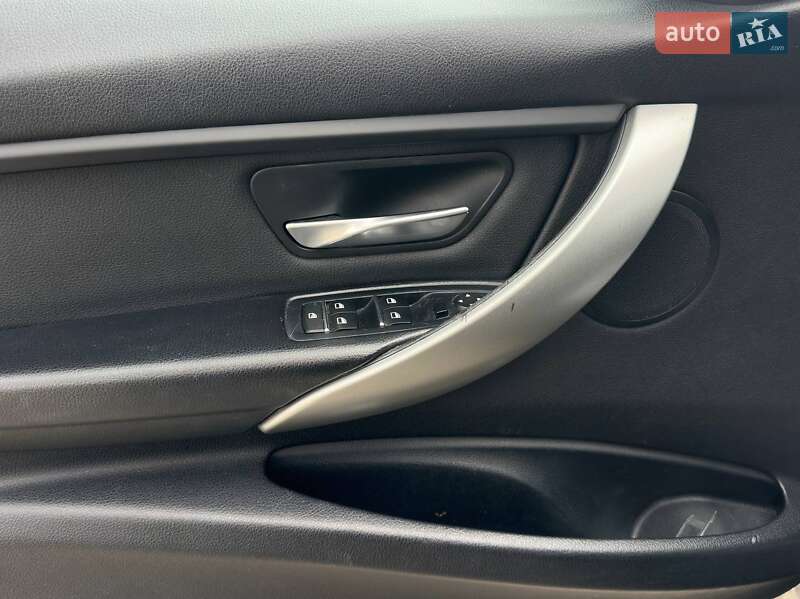 Седан BMW 3 Series 2015 в Львові