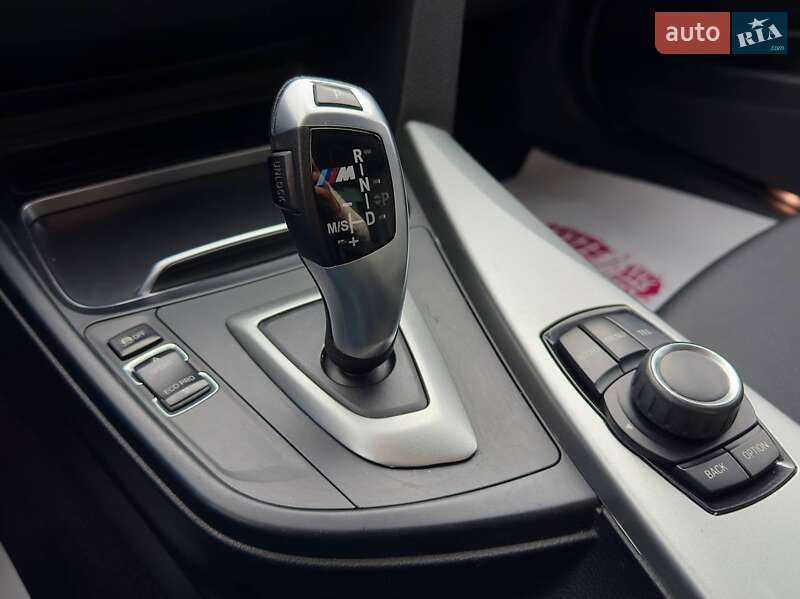 Седан BMW 3 Series 2015 в Львові