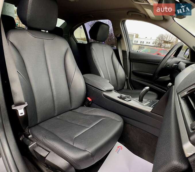 Седан BMW 3 Series 2015 в Львові