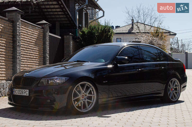 Седан BMW 3 Series 2011 в 