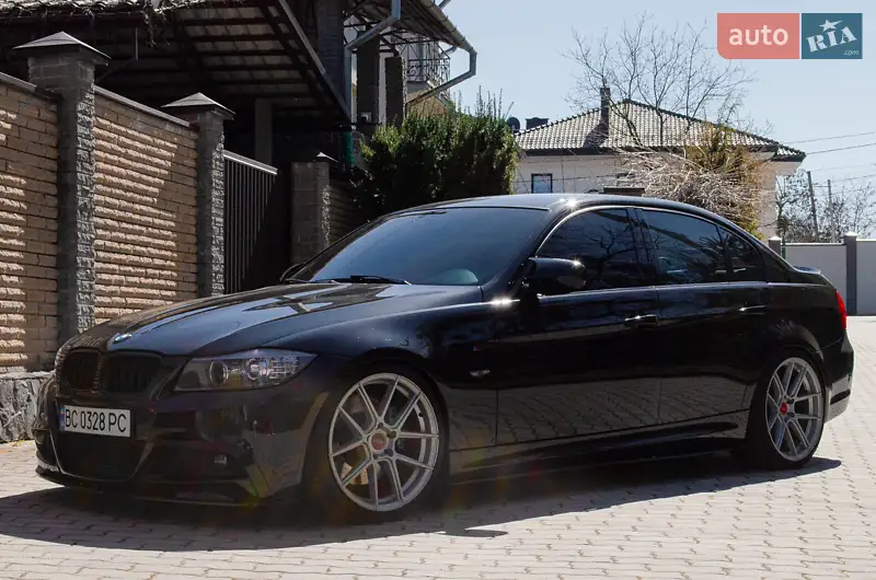 Седан BMW 3 Series 2011 в 