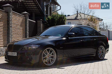 Седан BMW 3 Series 2011 в 