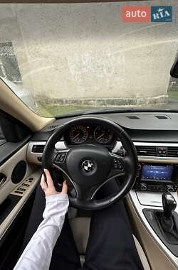 Седан BMW 3 Series 2010 в 