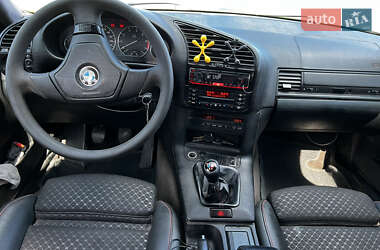 Седан BMW 3 Series 1991 в 