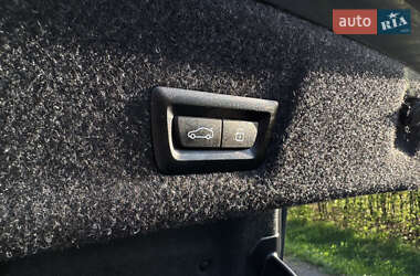 Седан BMW 3 Series 2023 в 