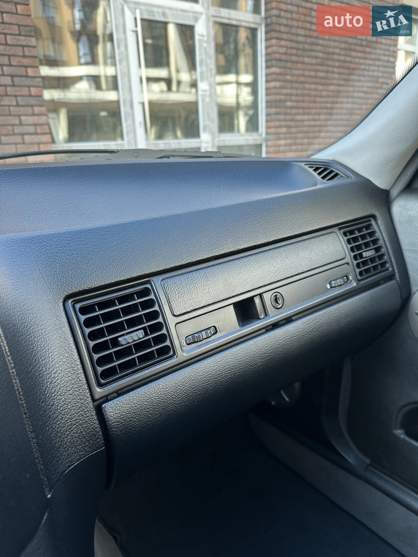 BMW 3 Series 1992 VIN WBAAK510509595785 фото оголошення 79 з 108