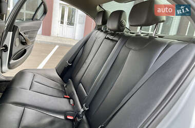 Седан BMW 3 Series 2016 в 