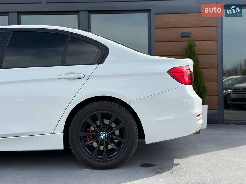 Седан BMW 3 Series 2018 в Ровно