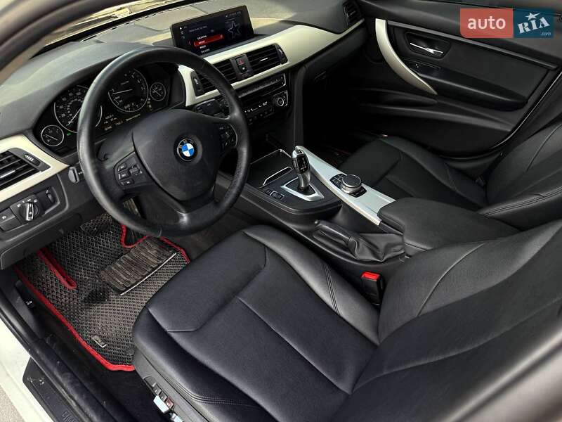 Седан BMW 3 Series 2018 в Ровно