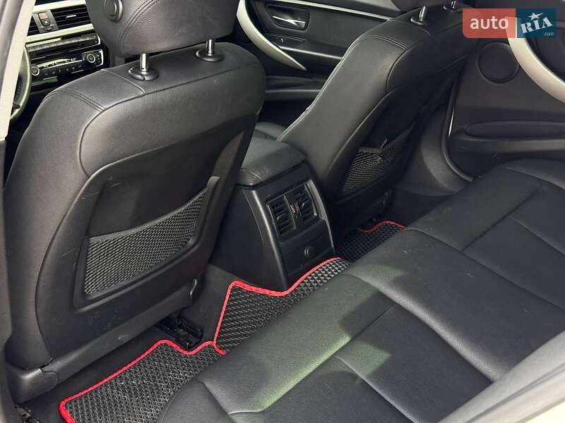 Седан BMW 3 Series 2018 в Ровно
