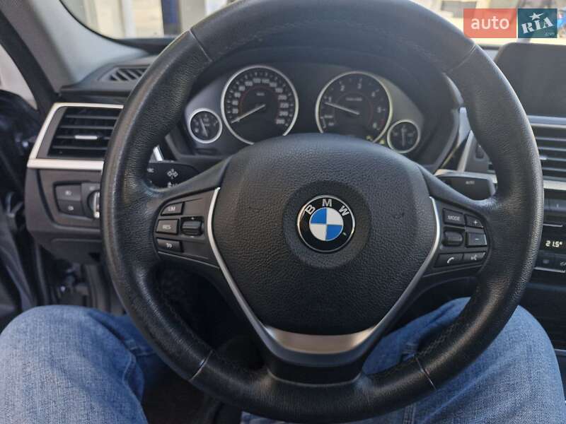Седан BMW 3 Series 2017 в Миколаєві