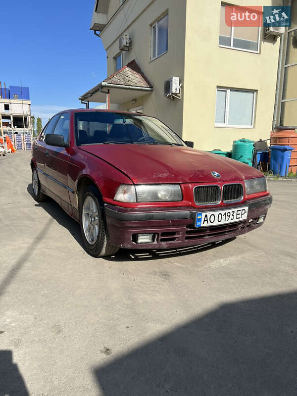Седан BMW 3 Series 1992 в 