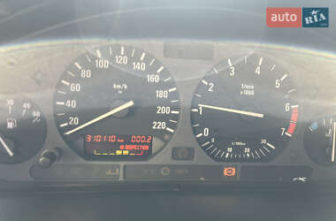 Седан BMW 3 Series 1992 в 