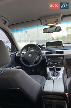 Седан BMW 3 Series 2009 в 