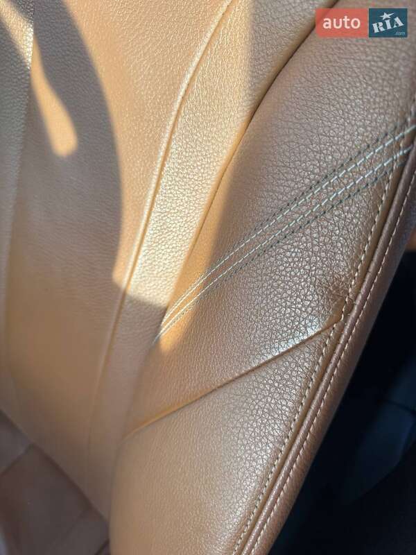 Седан BMW 3 Series 2012 в Коростене