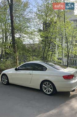 Купе BMW 3 Series 2009 в 