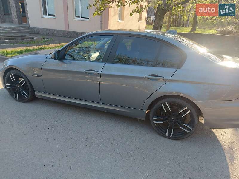 Седан BMW 3 Series 2010 в Івано-Франківську