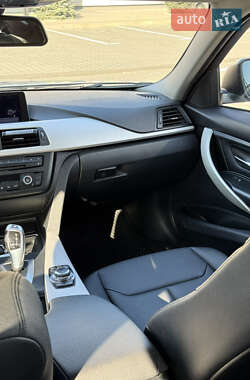 Седан BMW 3 Series 2013 в 