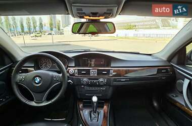 Купе BMW 3 Series 2010 в 