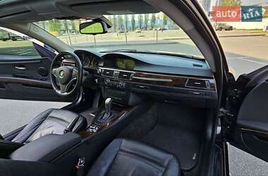 Купе BMW 3 Series 2010 в 