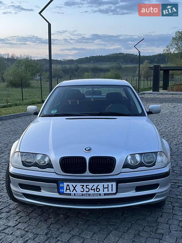 Седан BMW 3 Series 2000 в Солотвине
