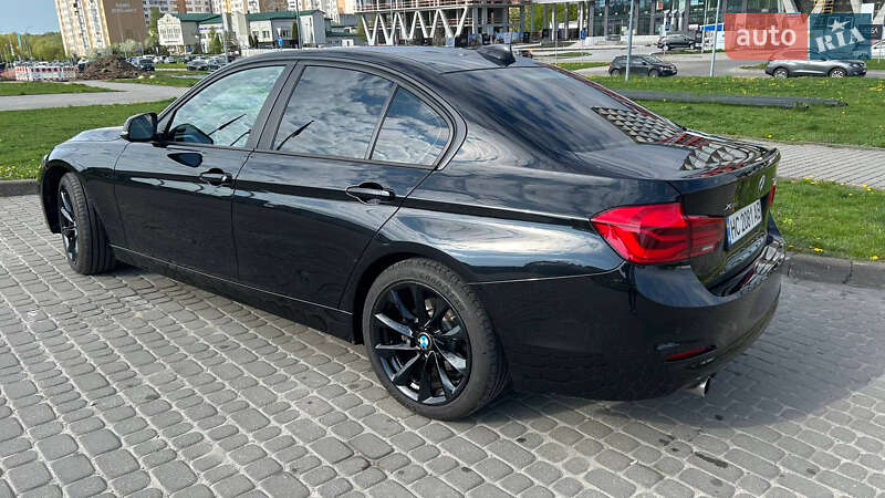 Седан BMW 3 Series 2018 в Львові