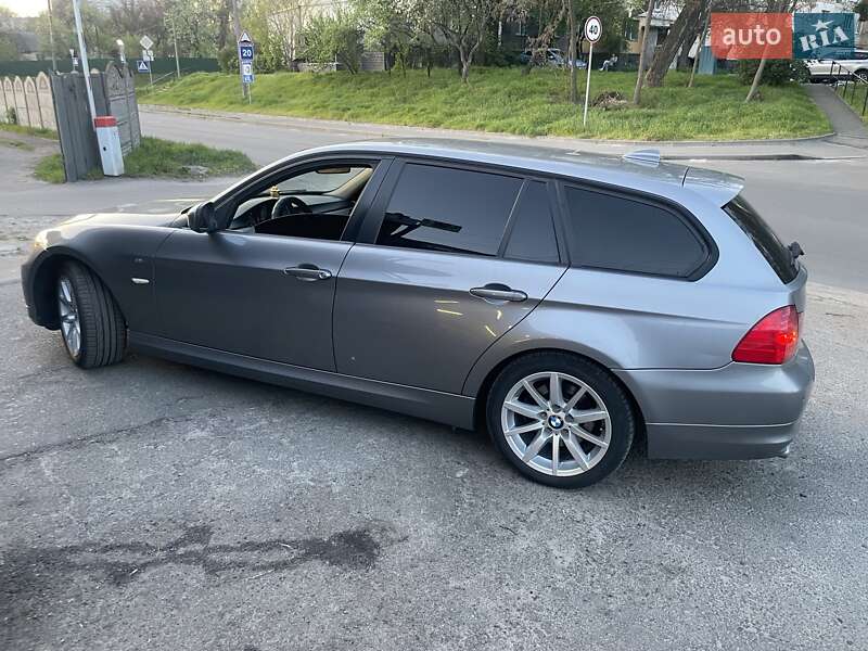BMW 3 Series 2010