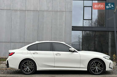 Седан BMW 3 Series 2022 в 