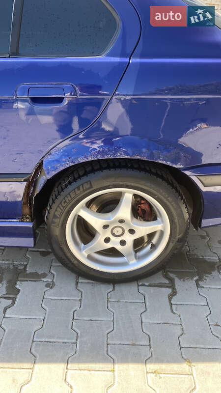 Седан BMW 3 Series 1992 в Одессе
