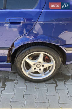 Седан BMW 3 Series 1992 в 