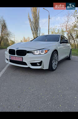 Седан BMW 3 Series 2015 в Дніпрі