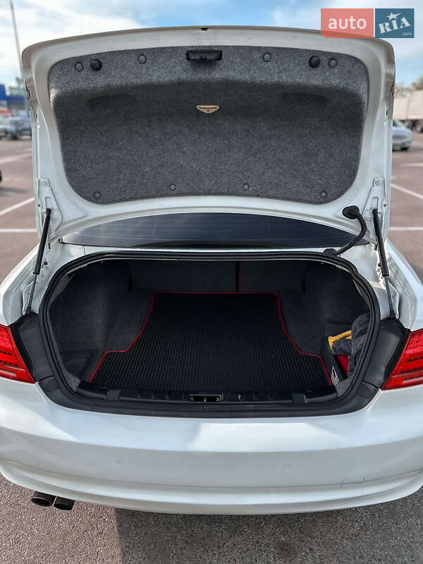 Купе BMW 3 Series 2010 в Киеве фото 30 Купе BMW 3 Series 2010 в Киеве