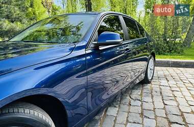 Седан BMW 3 Series 2017 в 