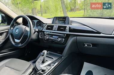 Седан BMW 3 Series 2017 в 
