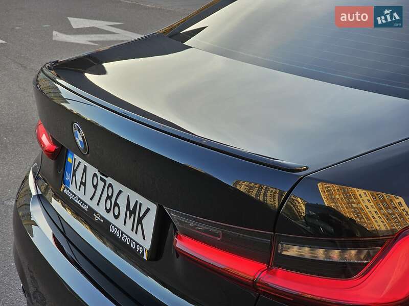 Седан BMW 3 Series 2022 в Киеве