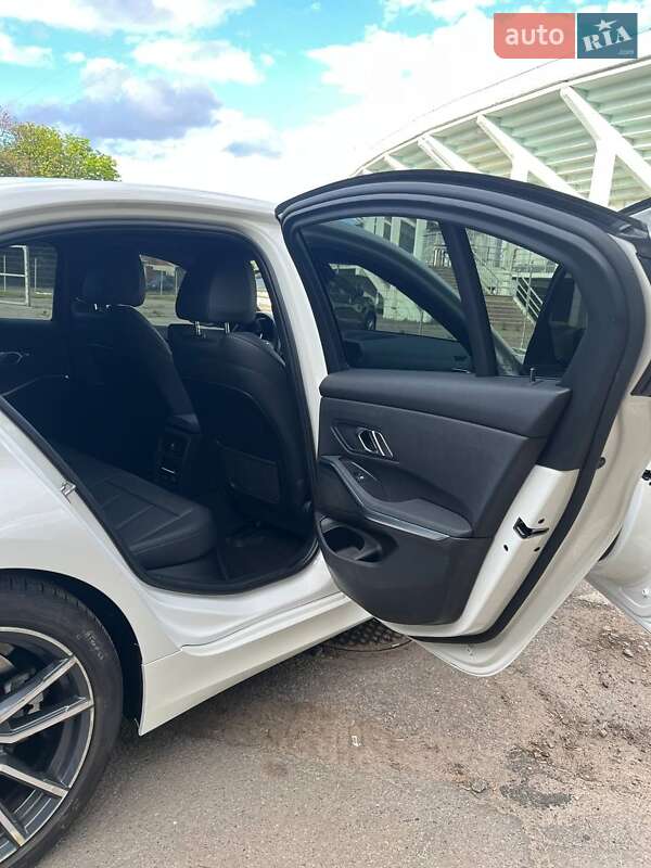 Седан BMW 3 Series 2019 в Полтаве